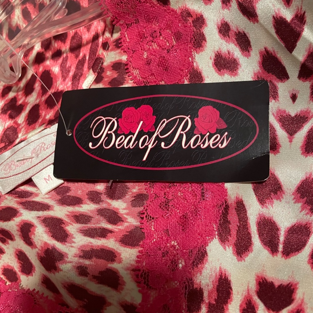 Bed of Roses Fuchsia Animal Print, Wine,Pink & Ivory Gown w/pink trim side split - Picture 6 of 9